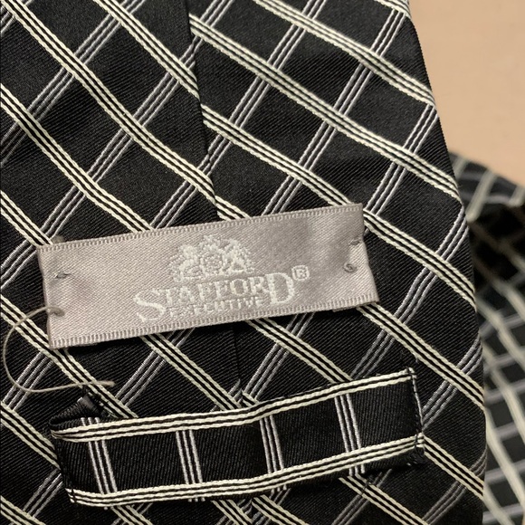 Stafford Executive Men’s Black silver Tie - Picture 6 of 6